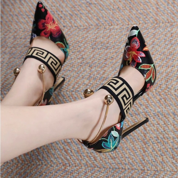 Black and Red High Heeled Sandals with Stiletto Design and Geometric Pat… - Picture 3 of 12